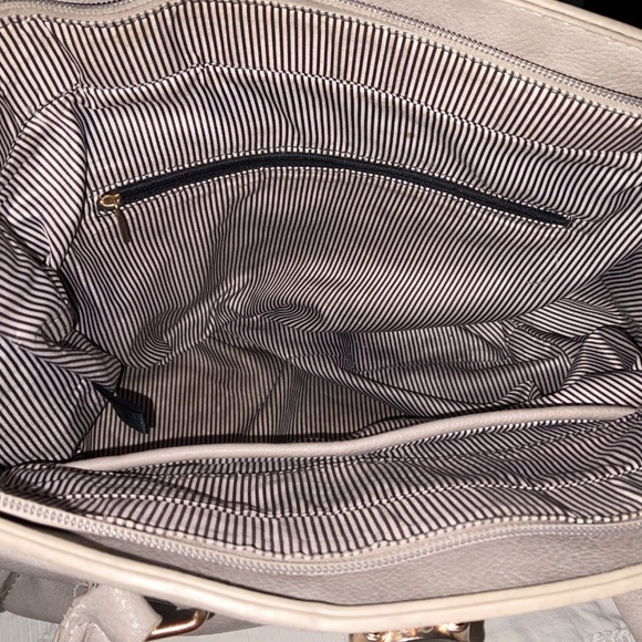 Grey pocketbook - Picture 3 of 7